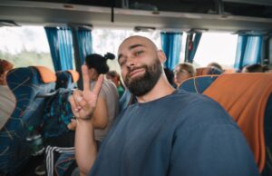 Sadaoui : Un voyage scientifique transformateur en Biélorussie Group of young Maghrebi students on a transformative scientific voyage in Belarus