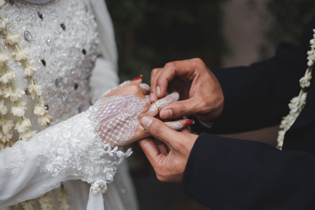 Oui à une bénédiction distincte du mariage traditionnel : Une vision nouvelle pour les couples maghrébins en diaspora