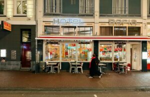 Un restaurant algérien atypique à Amsterdam : sans menu ni recettes Algeria restaurant in Amsterdam's De Pijp neighborhood, offering traditional Algerian dishes with no menu or written recipes