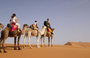 Maroc : Tourisme découvre son meilleur client, le Marocain Famille marocaine en vacance dans leur pays