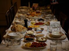 50 recettes maghrébines pour le Ftour Ramadan 2026 : découvrez notre sélection culinaire Ftour Ramadan table with 50 maghrebi dishes