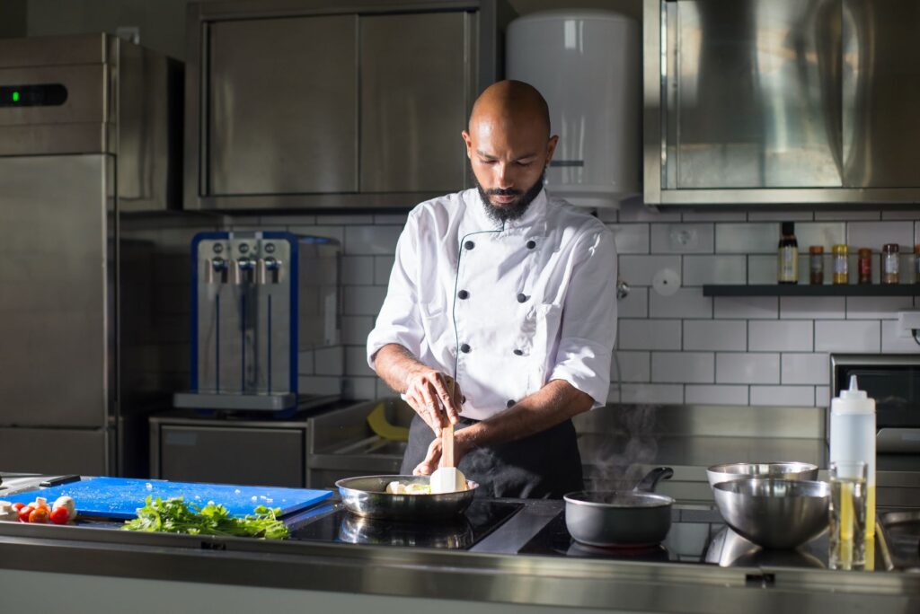 Mohamed Cheikh : Le chef cuisinier algérien qui promeut la cuisine traditionnelle algérienne