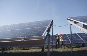 Algérie – Collaboration avec l’Allemagne : Vers une diversification de la production énergétique Algérie-Allemagne, Hommes et femmes rencontrant pour diversifier la production énergétique