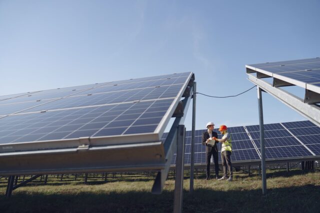 Algérie-Allemagne, Hommes et femmes rencontrant pour diversifier la production énergétique