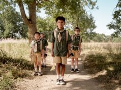 L’école de l’Aude organise un voyage scolaire inoubliable malgré la canicule Groupe d'enfants maghrébins en voyage scolaire à l'école de l'Aude malgré la canicule