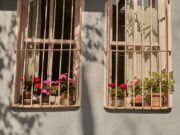 J’ai préféré les garder à la maison : Des parents maghrébins de la diaspora choisissent ne pas mettre leurs enfants à l’école face aux fortes chaleurs Maghrebin parents gardant leur enfant a la maison pendant les chaleurs élevées