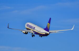 GNV annonce une nouvelle promotion à -40% pour l’été : Voyagez en Algérie avec des billets d’avion abordables Family enjoying affordable Algeria flight with GNV during summer