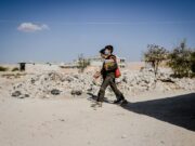 Attaques contre les enfants palestiniens sur la route de l’école en Cisjordanie : une menace pour l’éducation Palestinian children walking to school in Cisjordanie under attack