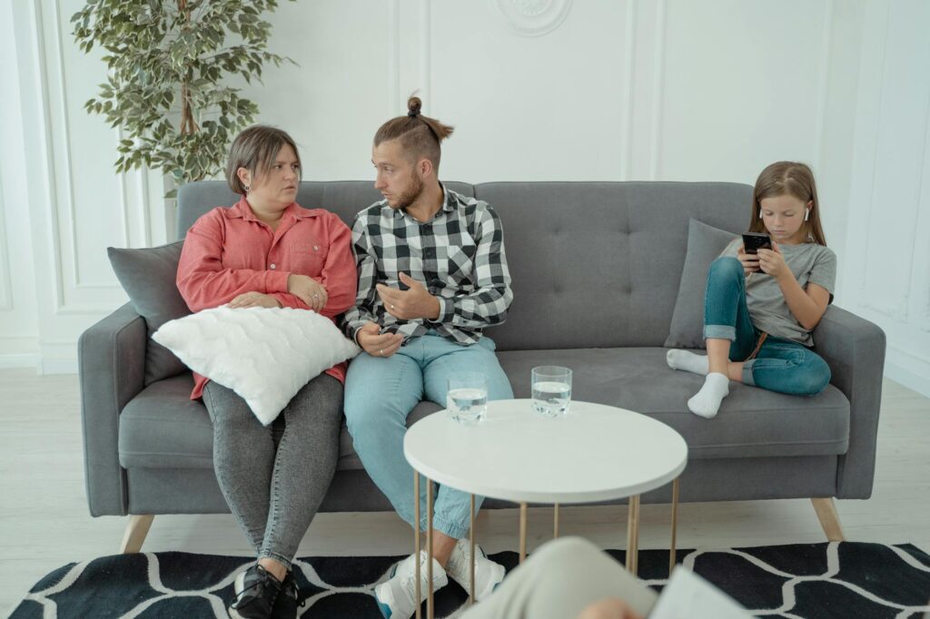 Le psychiatre quimpérois partage ses conseils pour réduire les temps d’écran et améliorer la santé mentale des enfants