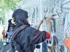 La coopération culturelle maroco-indonésienne : une nouvelle ère d’échanges artistiques Artistes marocains et indonésiens en train de collaborer sur une œuvre d'art
