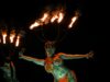 Le Festival des cultures marocaines au Jardin du Luxembourg : un événement culturel majeur Marocains dansant autour d'un feu traditionnel au Festival des cultures marocaines au Jardin du Luxembourg