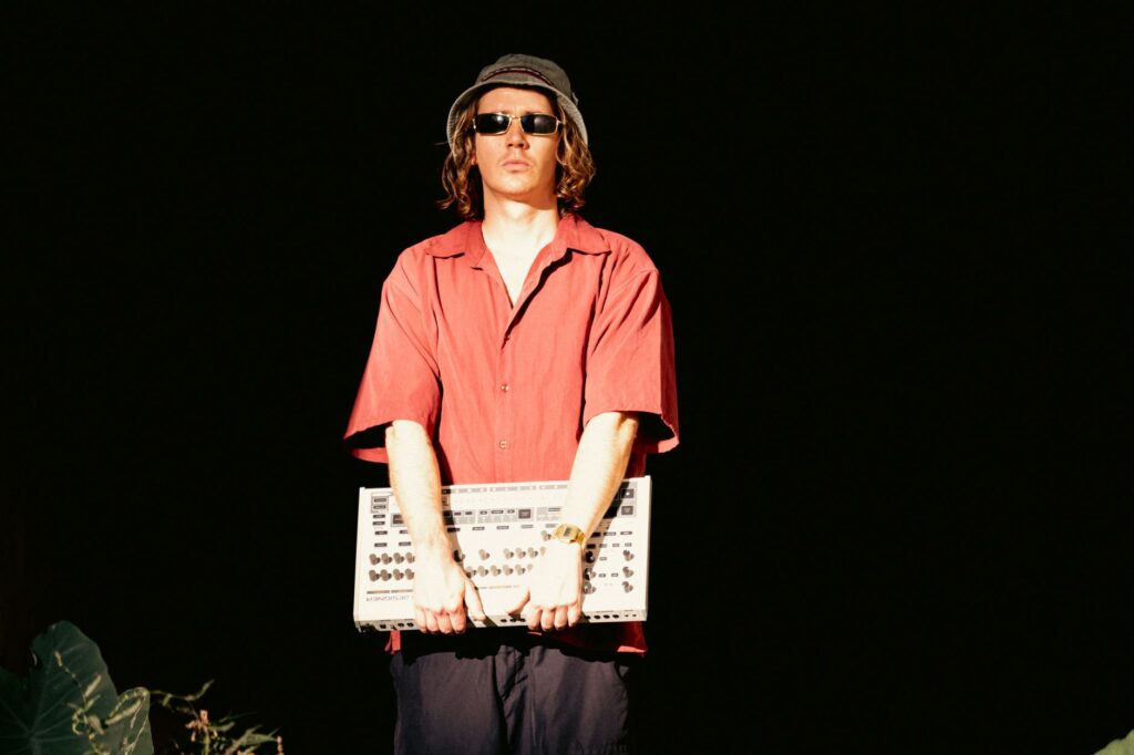 Retro Cassetta en concert à Rennes : du chaâbi au rap avec des disques K7