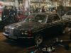 Le savoir-faire marocain au Salon Rétromobile 2026 de Paris : Un éclat de brillance maghrébine dans la scène automobile mondiale Marocain présentant une voiture de collection au Salon Rétromobile 2026 de Paris