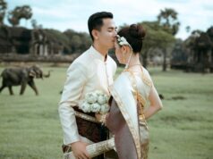 Le mariage traditionnel khmer : un voyage spirituel au cœur de l’Asie du Sud-Est Khmer traditional wedding ceremony with colorful decorations and participants in traditional dress