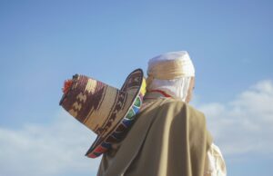 Le mariage traditionnel au Hellfest : une curiosité culturelle Traditional Algerian wedding ceremony at Hellfest featuring Tunisian artists Amira and Yassine