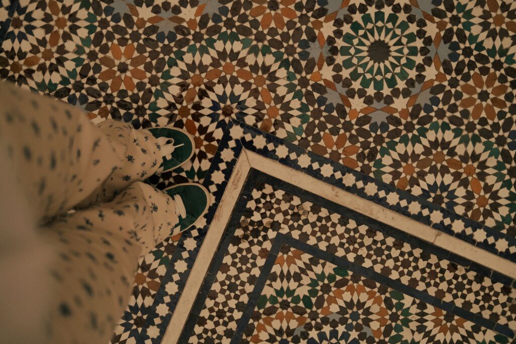 L’Odyssée Berbère : Une passion pour l’artisanat maghrébin à Rue Molinier