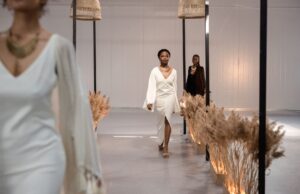 Audace initiative : Le Maroc avance en tant que plateforme de mode africaine Modèle de vêtements marocains sur une plateforme de mode Africaine