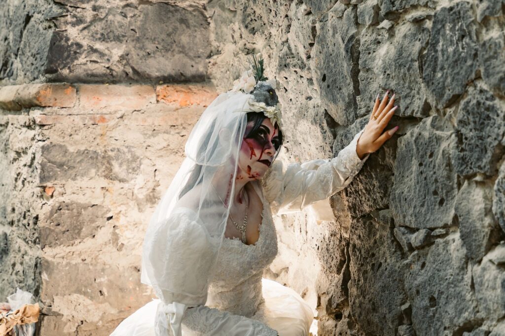 Un mariage presque traditionnel au Hellfest : un événement unique pour les mariés et les fans du heavy metal