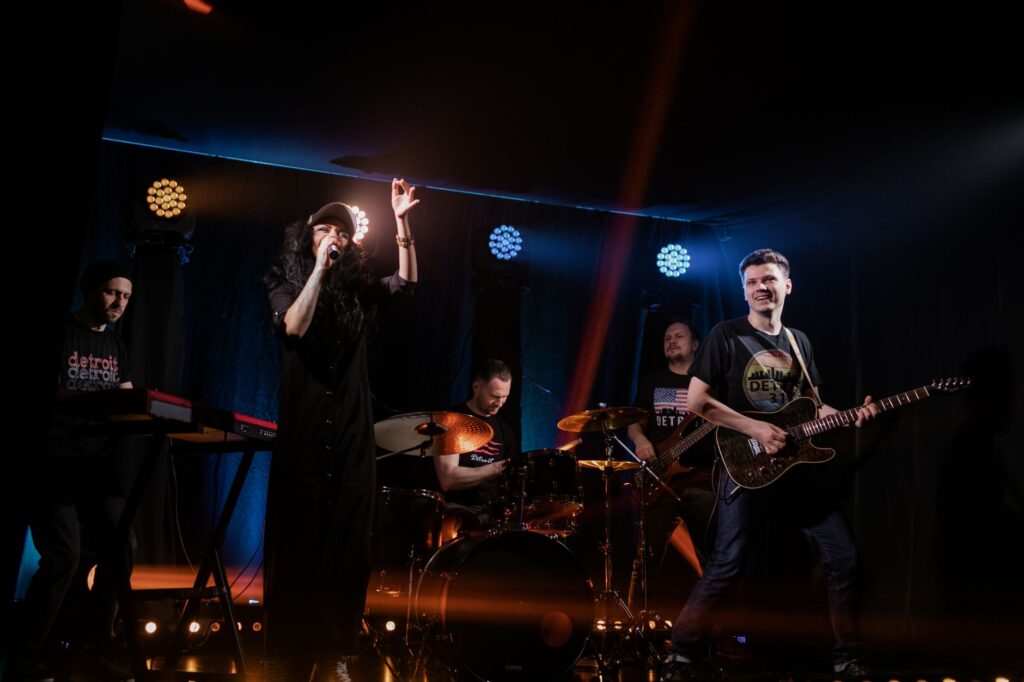 Ima-Yemma : Orchestre mariant le Chaâbi, la Soul américaine et le Klezmer – Un voyage musical exceptionnel