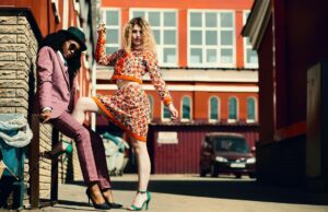 Tenues contemporaines pour femme maghrébine : entre tradition et style moderne Modern fashion for Maghrebin women showcasing traditional-inspired outfits