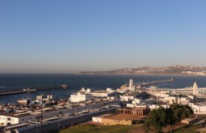 Les meilleures destinations pour les vacances d’été 2026 au Maroc : réveillez votre sens de découverte ! Famille explorant les meilleures destinations du Maroc pendant l'été 2026
