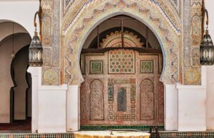 Coopération culturelle entre l’Andalousie et le Maroc : la Méditerranée en harmonie avec la mode et l’art Exposition d'art et de mode maghrébino-andalousie, des artistes travaillant ensemble