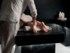 Le nouveau spa traditionnel marocain de Sainte-Ménehould : découvrez un oasis de bien-être au cœur de la France Femme marocaine se reposant sur une chaise de spa traditionnel au Maroc