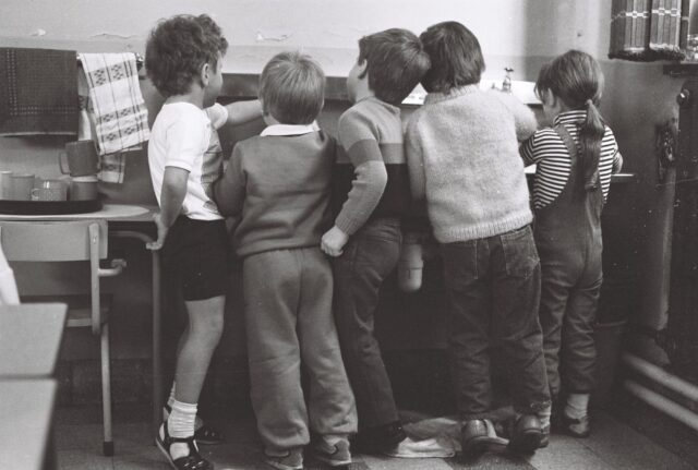 Enfants maghrébins dans un collège de Normandie
