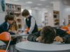 INFO RMC : Une éducation à la vie affective insuffisante en milieu scolaire Enfants dans une classe d'éducation à la vie affective en milieu scolaire