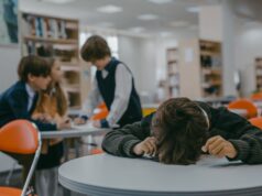 INFO RMC : Une éducation à la vie affective insuffisante en milieu scolaire Enfants dans une classe d'éducation à la vie affective en milieu scolaire