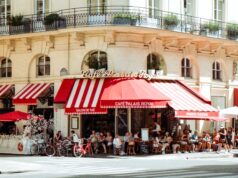 Ségolène Royal et sa passion pour la cuisine algérienne à Paris : un voyage gastronomique inoubliable Ségolène Royal serving traditional Algerian dish at her Paris restaurant