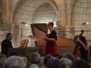 Musiques Lyon – Péristyle : le festival qui fait vibrer les oreilles avec Clémence Depresle Clémence Depresle performing at Musiques Lyon - Péristyle music festival
