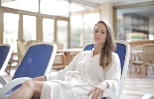 Nouvelle gérante pour le spa De A à Zen en Bretagne : un rêve maghrébin se concrétise Nouvelle gestionnaire de spa De A à Zen en Bretagne, une femme maghrébine dans un spa naturel breton