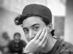 Tech, Style et Précision : Choisir Son Garde-Temps en Tunisie en 2026 homme portant une montre stylish en Tunisie