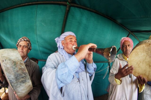 Abdelmadjid Meskoud performing chaabi music in Algeria