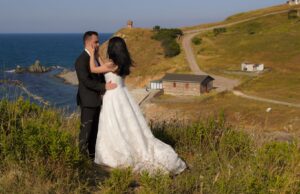 Élodie et Pierre-Yves se marient en costume breton à Lorient : une histoire d’amour transfrontalière Elodie and Pierre-Yves wedding in traditional Breton costumes in Lorient