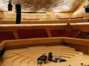 Fête de la Musique 2026 à la Cité du cinéma : Un week-end de festivités maghrébines inoubliables Fête de la Musique 2026 à la Cité du cinéma : Spectateurs danseurs avec musiciens maghrébins