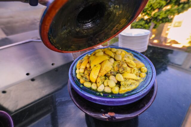 Famille tunisienne préparant les meilleures recettes pour le Ftour de Ramadan 2026