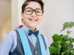 Enquête sur la scolarité d’un garçon de 8 ans à Nîmes : une perspective sur l’éducation nationale française Garçon maghrébin à l'école en France