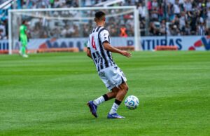 Achraf Hakimi : l’icône des Lions de l’Atlas au-delà de la mode Achraf Hakimi en action avec la Juventus, icône des Lions de l'Atlas