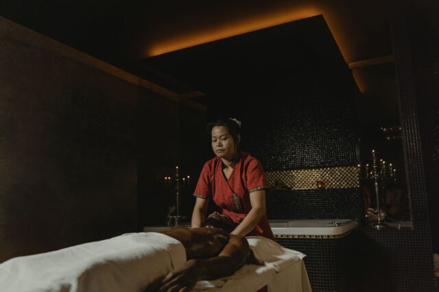 Nouvelle gérante spa De A à Zen Vitré Nouvelle gérante du spa De A à Zen Vitré, originaire du Maghreb