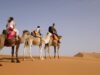 Meilleurs endroits à visiter au Maroc en 2026 : un guide culturel et historique Family visiting historical sites in Morocco, 2026 guide