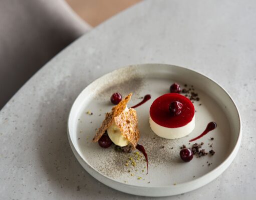 Fin du Ramadan : 3 desserts gourmands de chef étoilé Alan Geaam pour célébrer l’Aïd-el-Fitr Alan Geaam préparant dessert gourmand pour la fête d'Aïd-el-Fitr