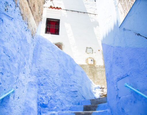 Découvrez les 10 lieux à visiter absolument au Maroc en 2026 Blue houses and streets of Chefchaouen, Morocco