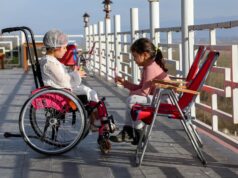 Millions d’enfants handicapés en France encore privés de scolarité adaptée : une situation alarmante Enfants handicapés dans une classe spécialisée en France