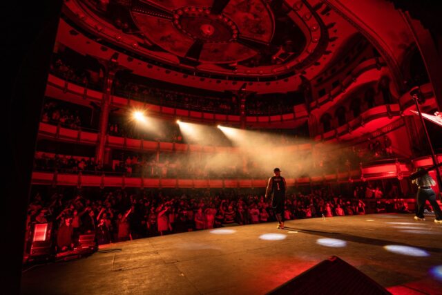 Fête de la Musique 2026 à la Cité du cinéma : scène de musique avec artistes