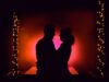 Las Vegas : le choix idéal pour un mariage non traditionnel Couple maghrébin en tenue de mariage non traditionnel dans Las Vegas
