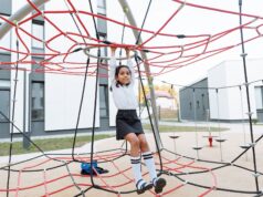 L’école active : pourquoi l’enfant algérien doit pouvoir bouger Enfant algérien en mouvement dans une classe d'école active