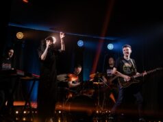 Ima-Yemma : l’orchestre multiculturel qui fait vibrer les scènes musicales maghrébines Ima-Yemma orchestre multiethnique en scène, musiciens jouant des instruments maghrébins