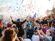 Programme de la cabane Jacob-Bellecombette pour les enfants d’hiver : une opportunité unique pour nos enfants de la diaspora Enfants participent à une activité enneigée à la cabane Jacob-Bellecombette pendant les vacances scolaires